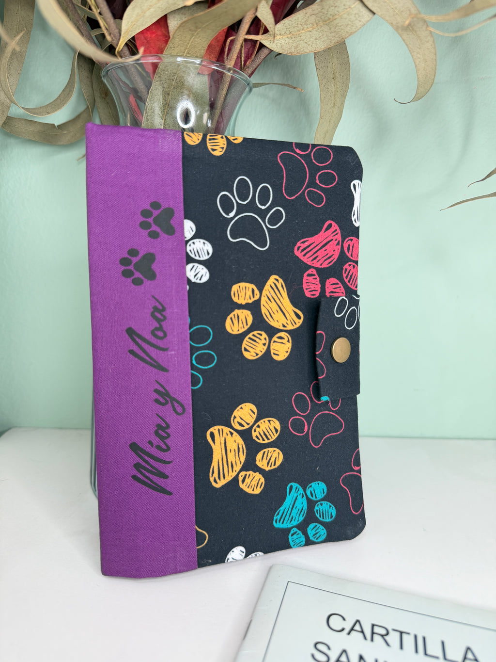 Portacartillas para mascotas personalizado | Tela huellas y lila