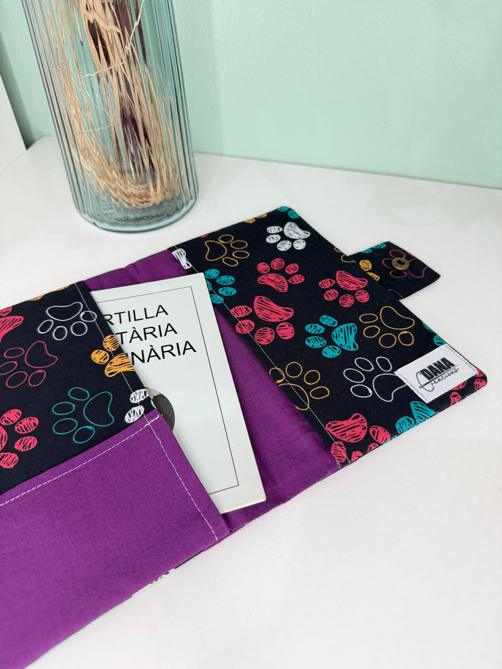 Portacartillas para mascotas personalizado | Tela huellas y lila
