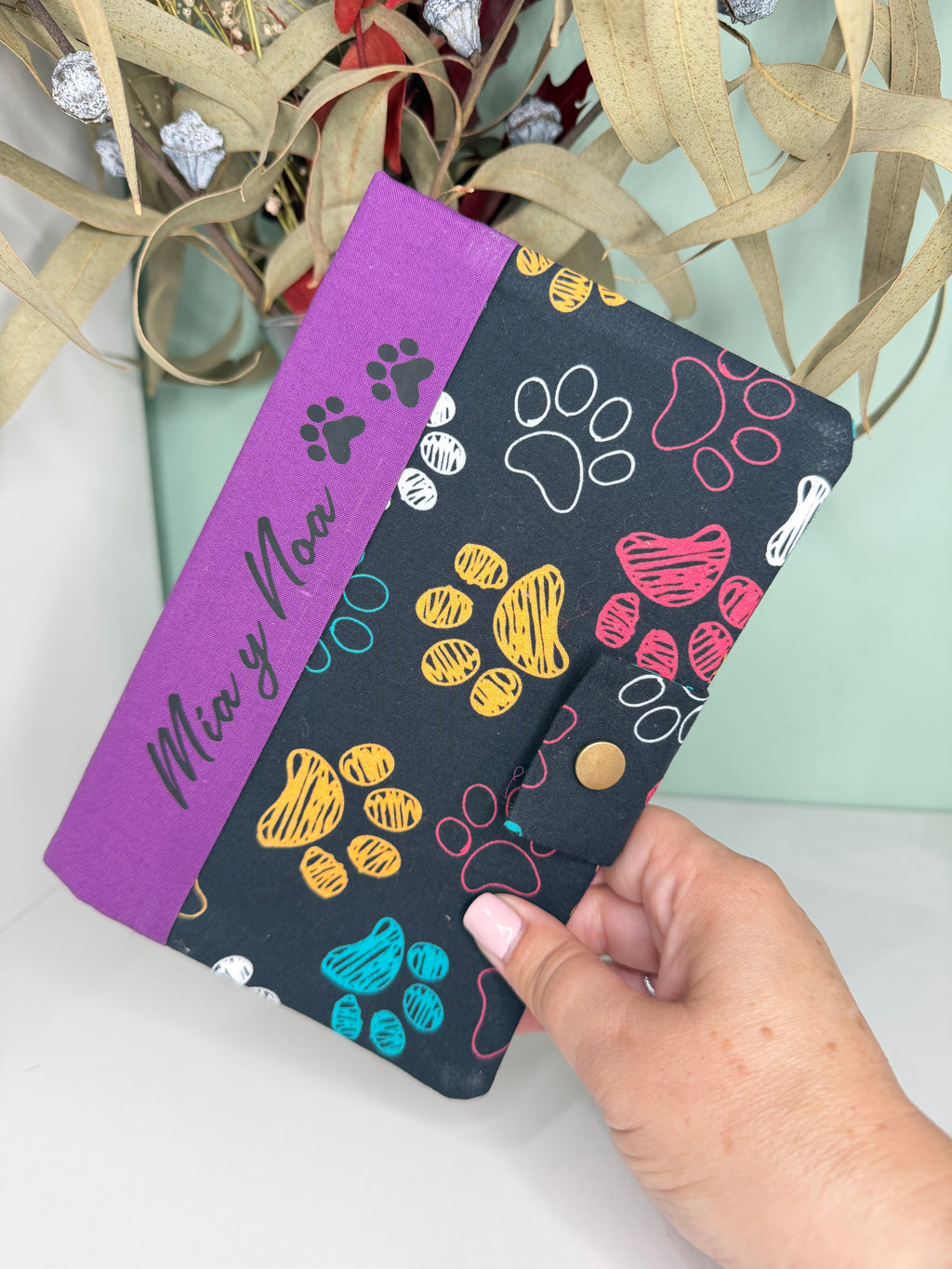 Portacartillas para mascotas personalizado | Tela huellas y lila