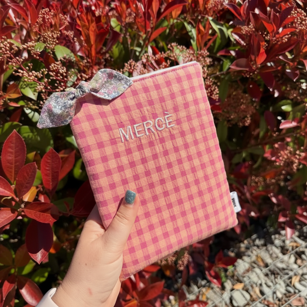 Funda ebook hojas rojas sin logo